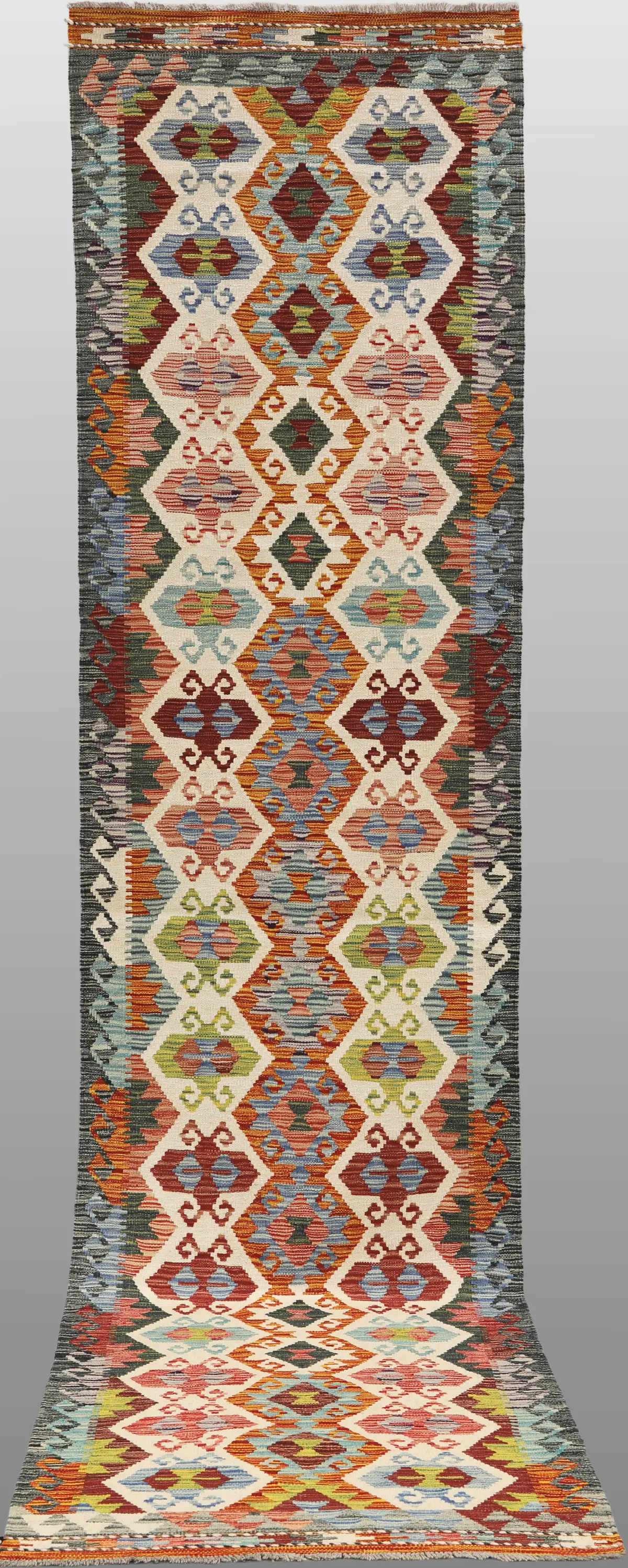 MATTA, "Kelim", galleri, 386 x 84 cm.