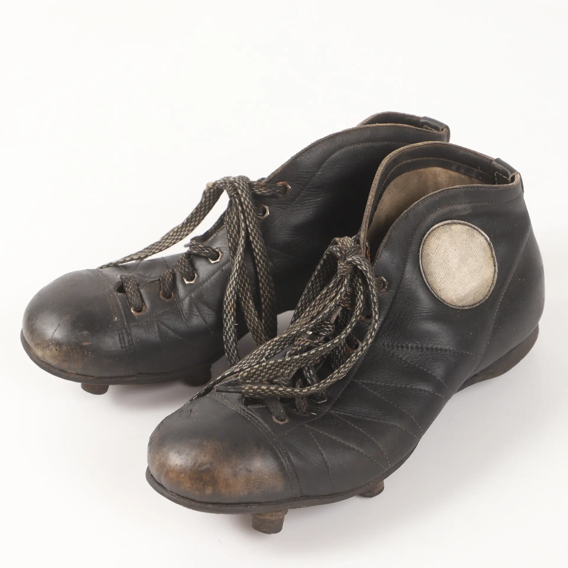 FOTBOLLSSKOR, 1900-talets mitt.