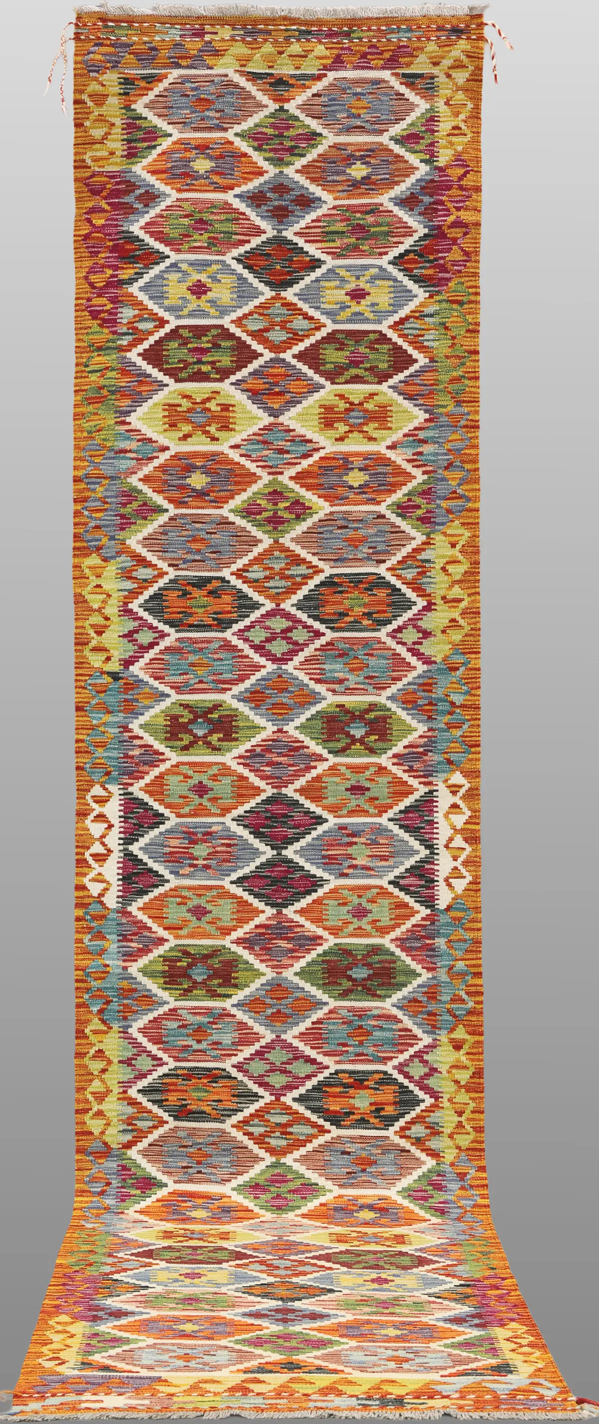 MATTA, "Kelim", galleri, 374 x 80cm.