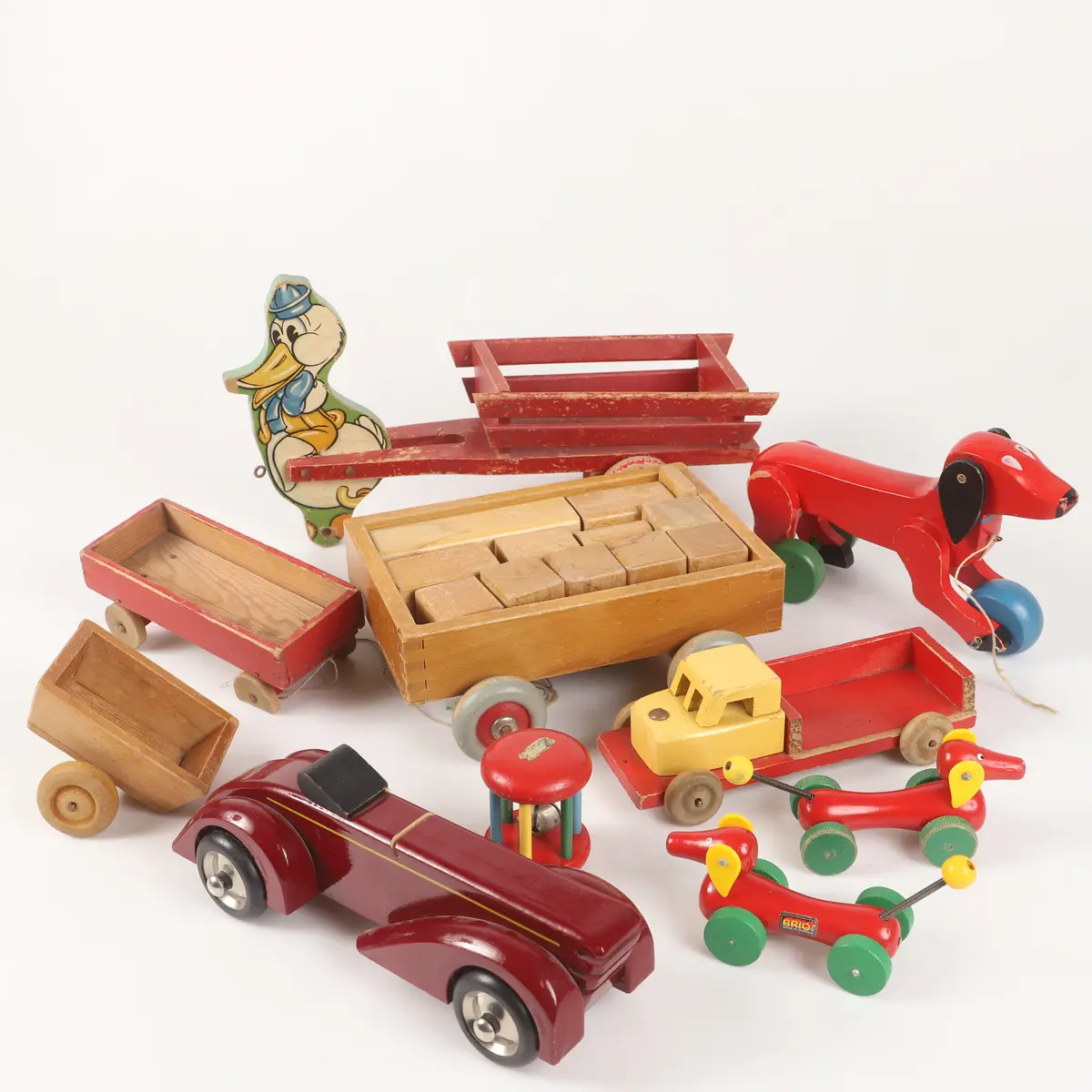 DRAGLEKSAKER M. M., 10 stycken, trä, bl. a "Donald Duck Cart", Fisher-Price