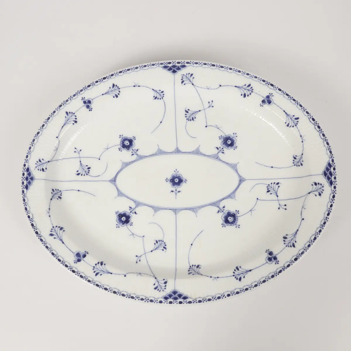 SERVERINGSFAT, "Musselmalet", modell 535, Royal Copenhagen, Danmark, 1894-1900.