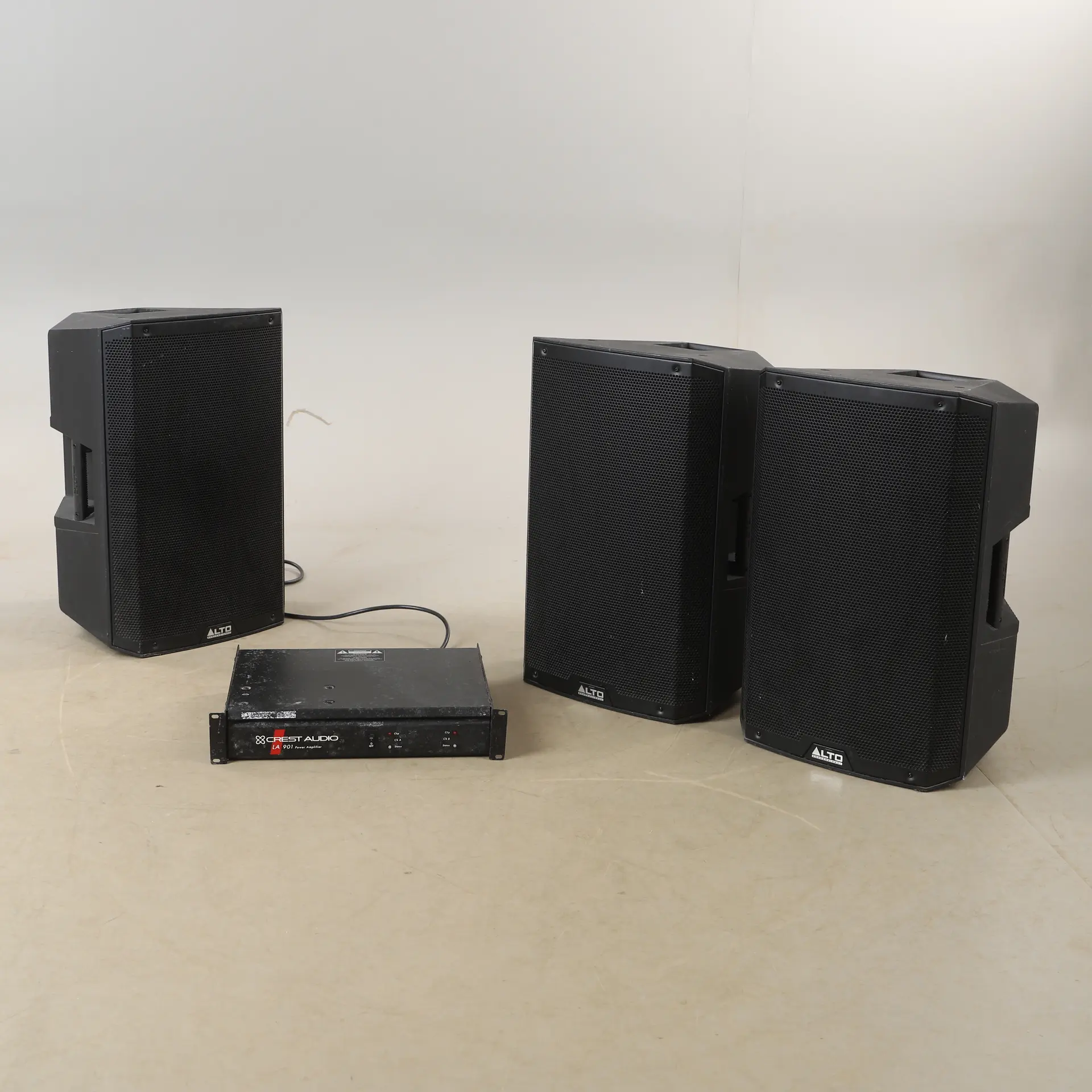 HÖGTALARE MED FÖRSTÄRKARE, 4 delar, Alto, LA 901 , Crest audio, TS215.