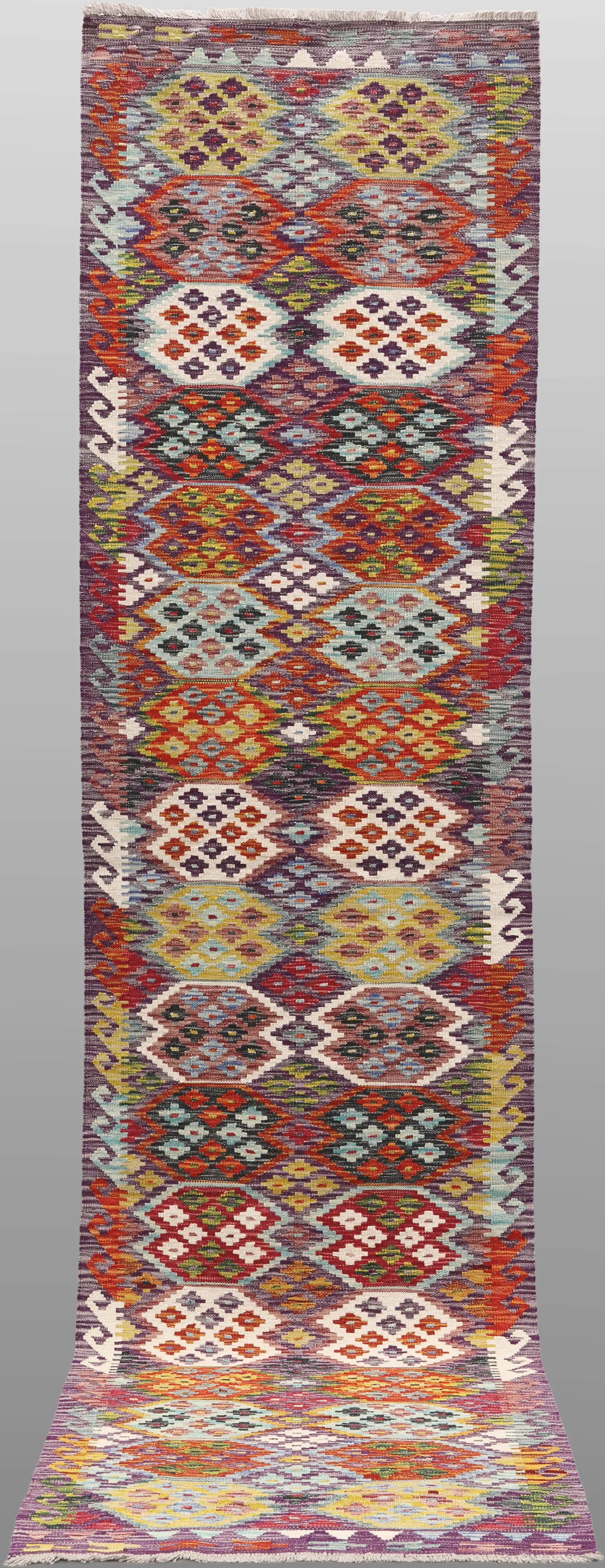 MATTA, "Kelim", galleri, 385 x 83 cm.
