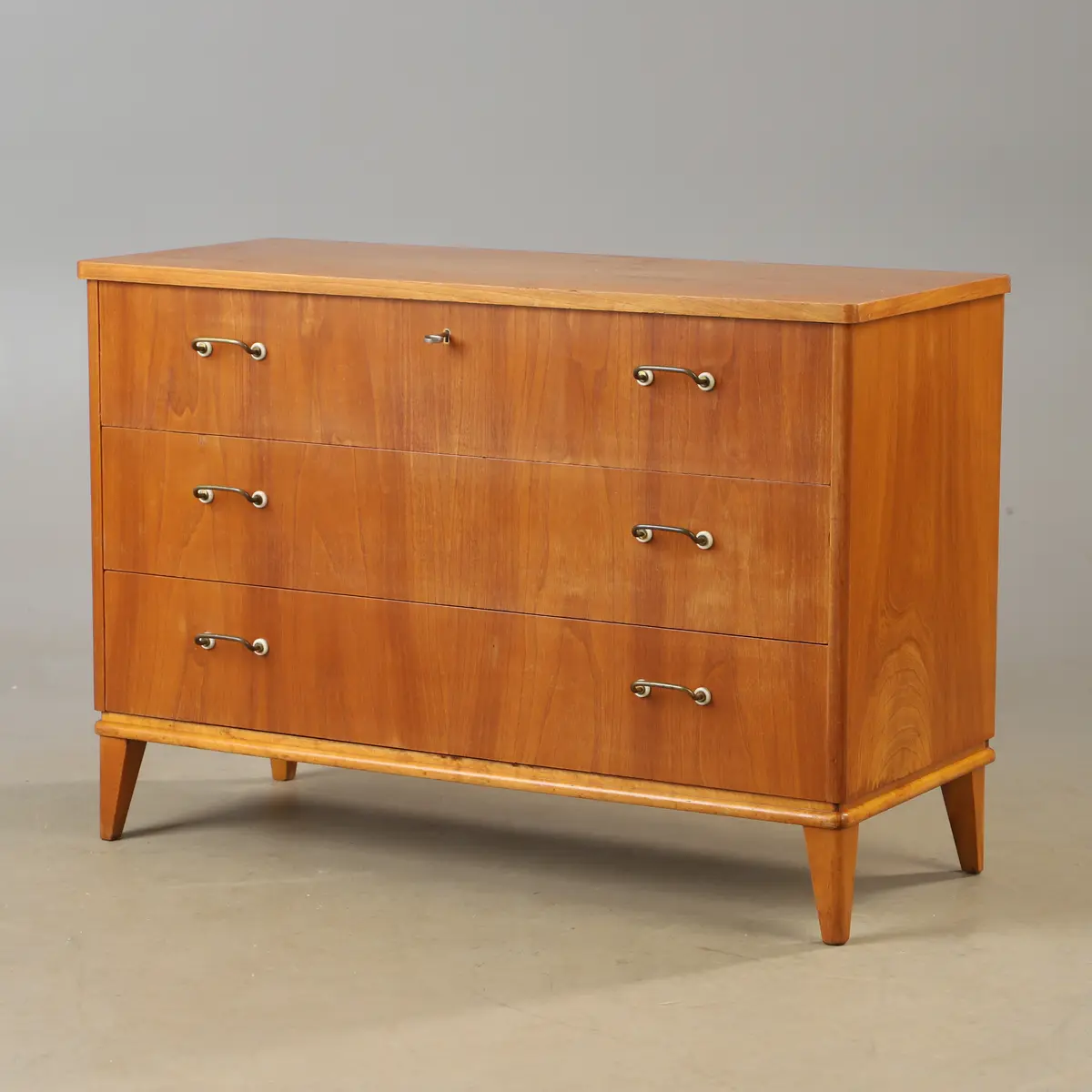 BYRÅ, 3-lådig, alm, Swedish modern, 1940-tal.