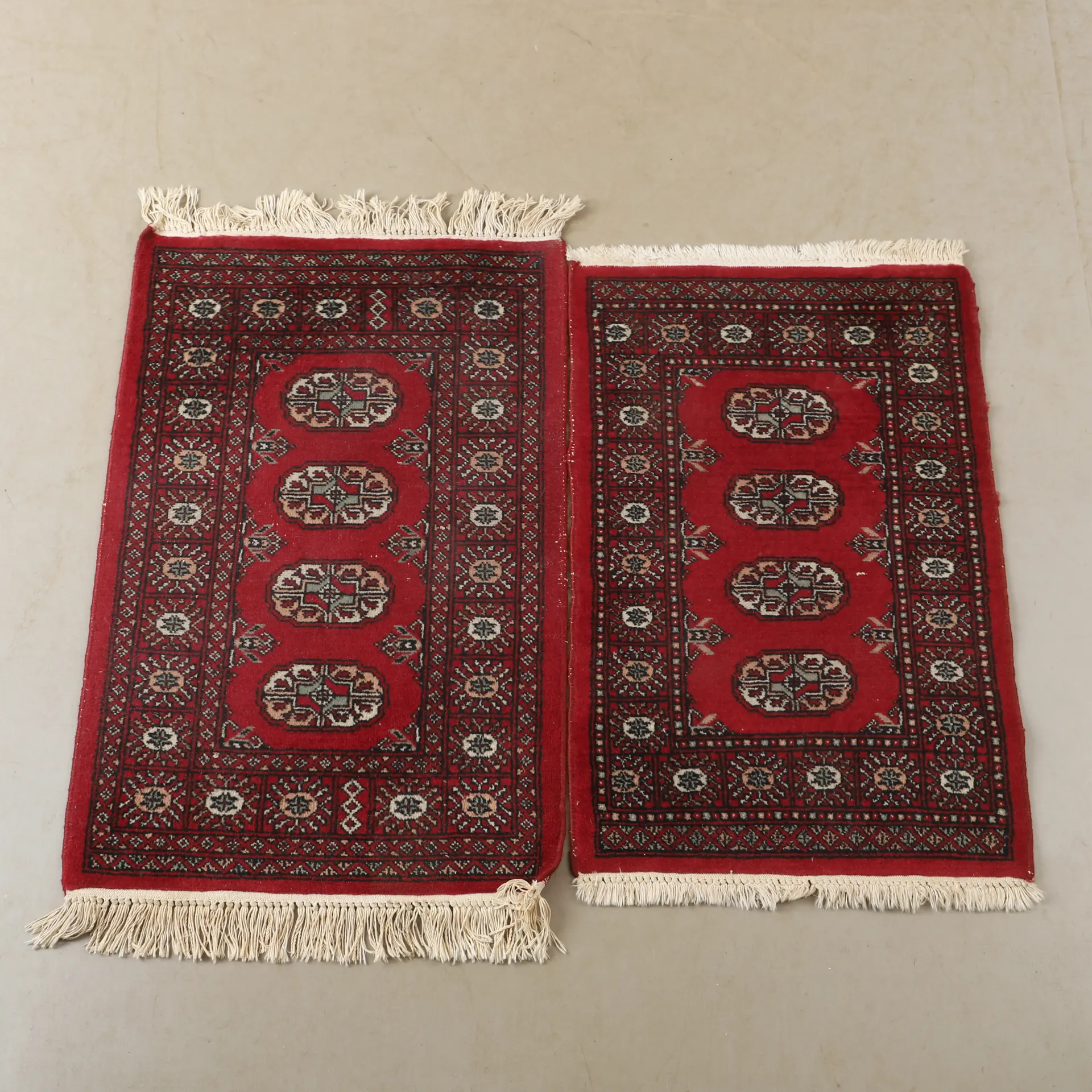 MATTOR, 2 stycken, orientaliska.