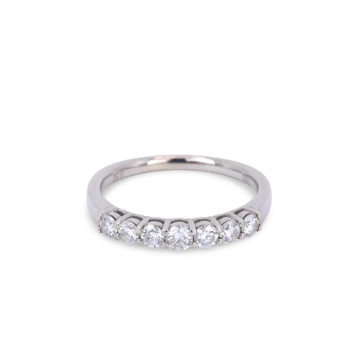 18CT GOLD DIAMOND HALF ETERNITY RING.