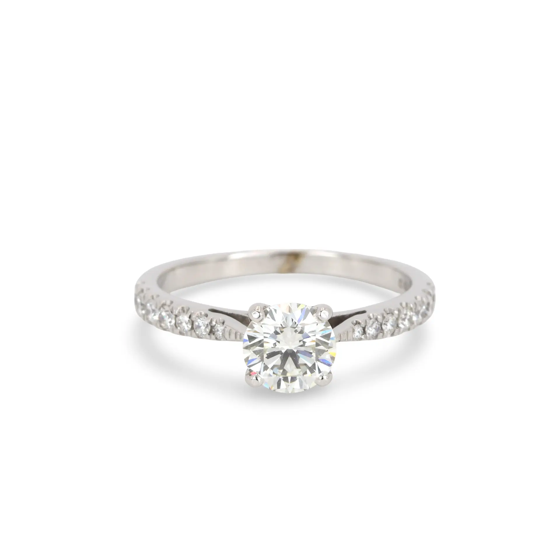 18CT GOLD DIAMOND SOLITAIRE RING.
