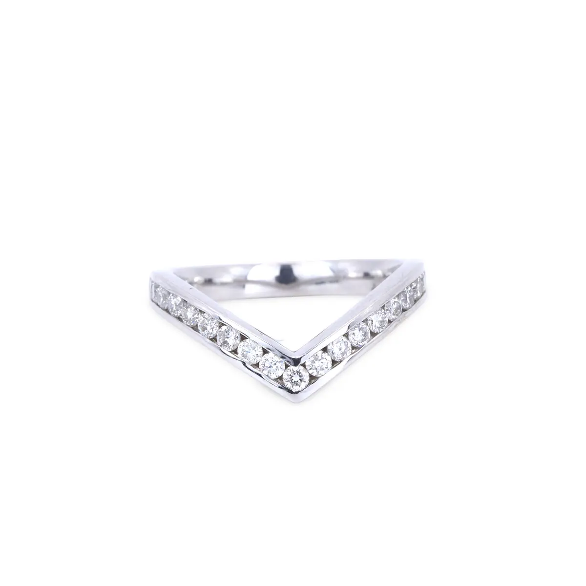18CT DIAMOND WHISHBONE RING.