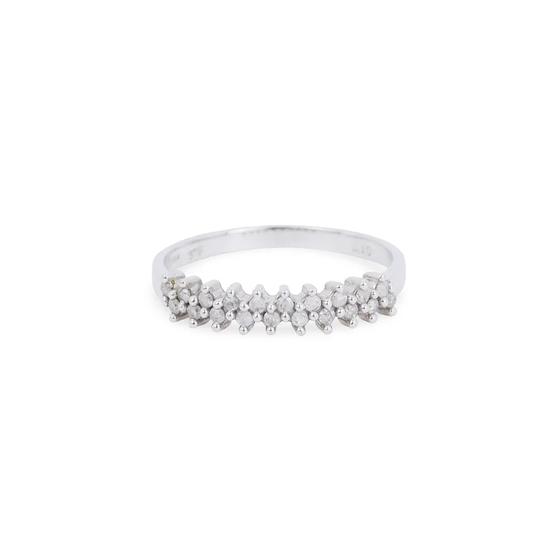 DIAMOND SET 9CT RING.
