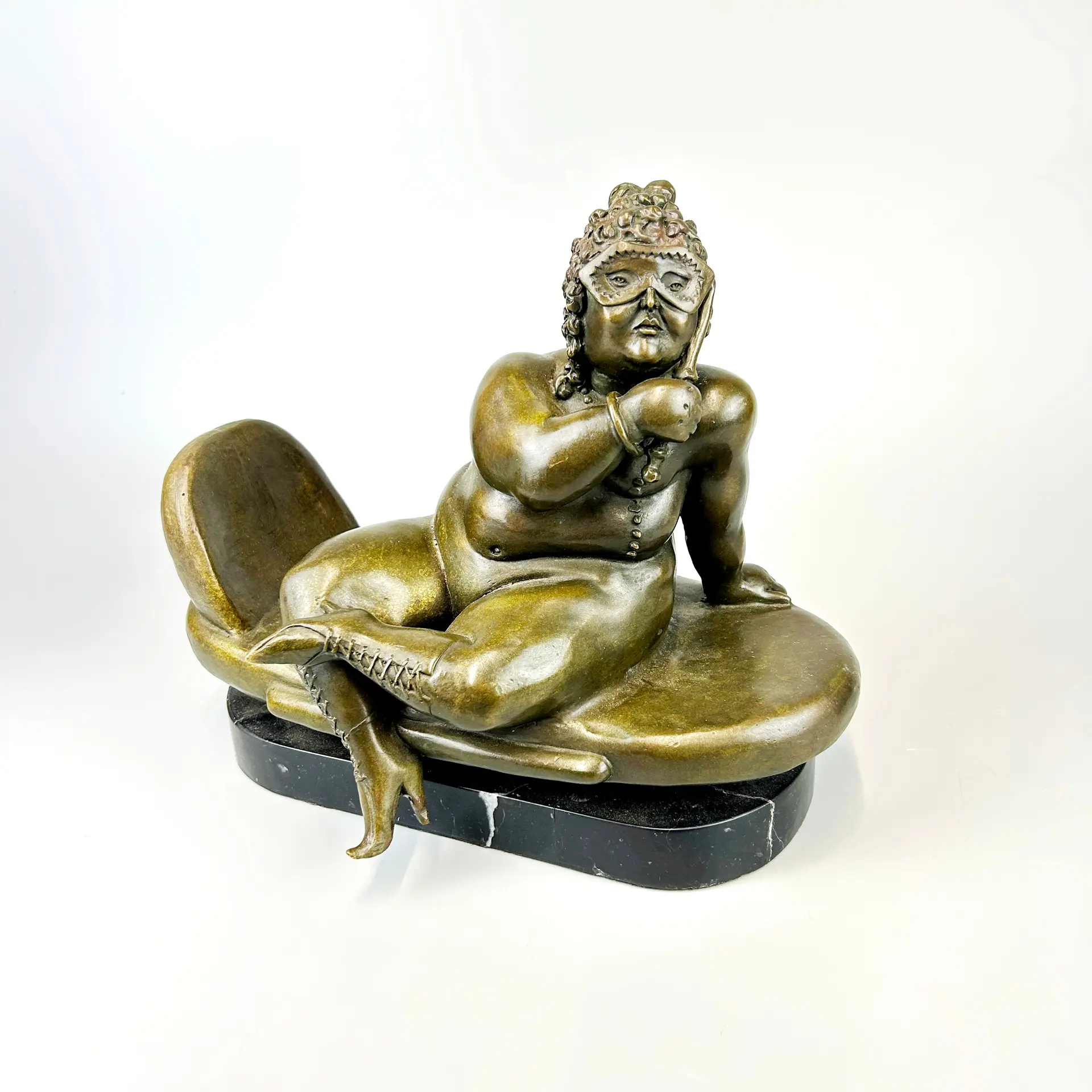 BRONZE BOTERO STYLE GIRL.