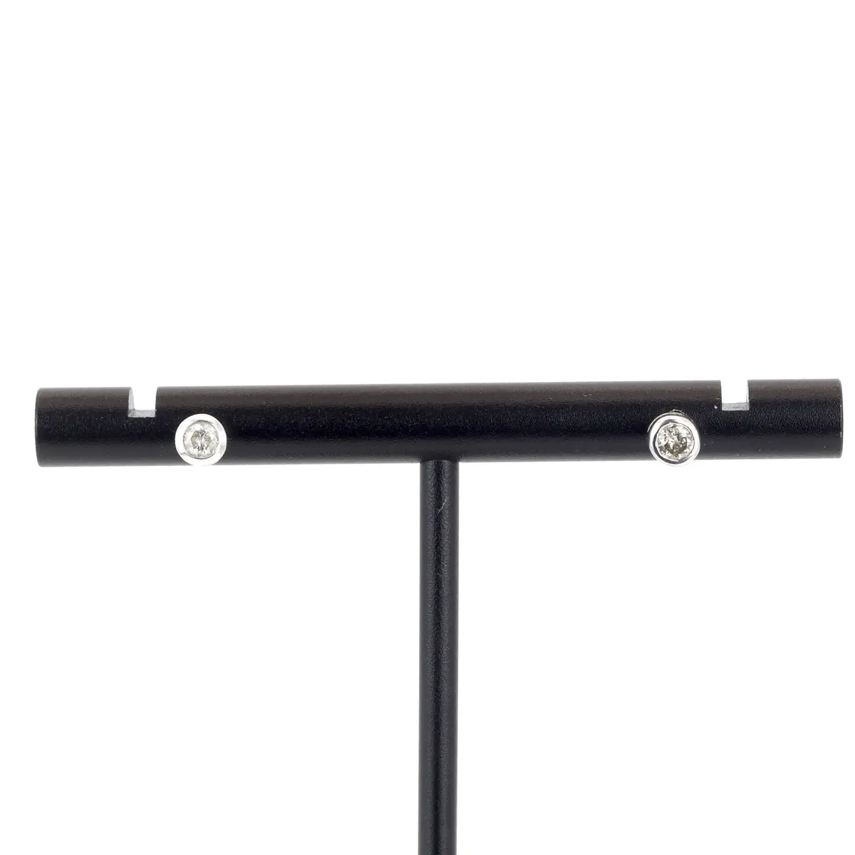 9CT DIAMOND STUD EARRINGS.