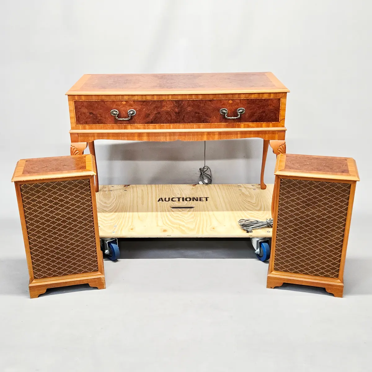 DYNATRON STEREO SYSTEM.