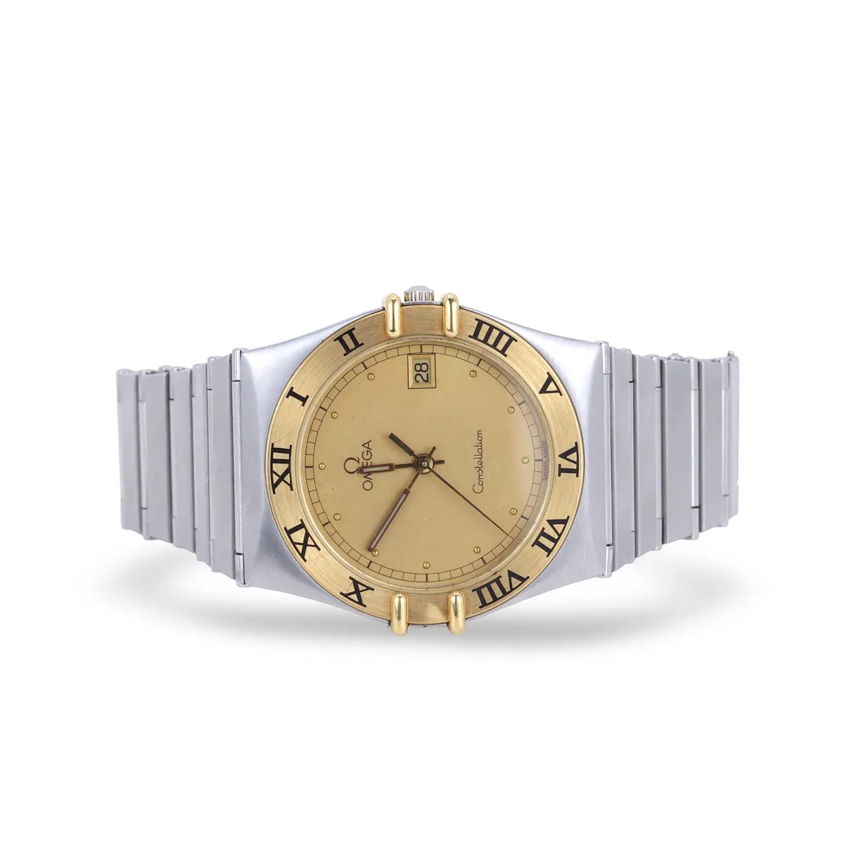 18CT OMEGA CONSTELLATION WRISTWATCH.