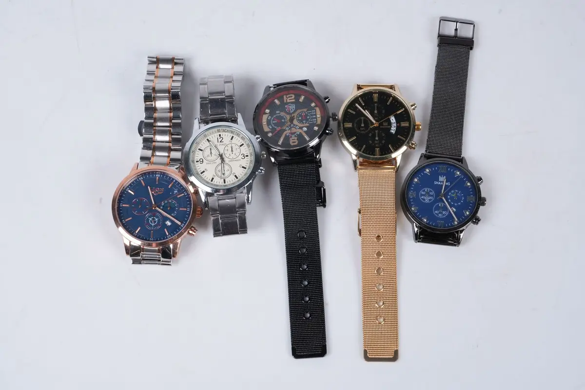 ARMBANDSUR, 5 st, bl.a. Shaarms