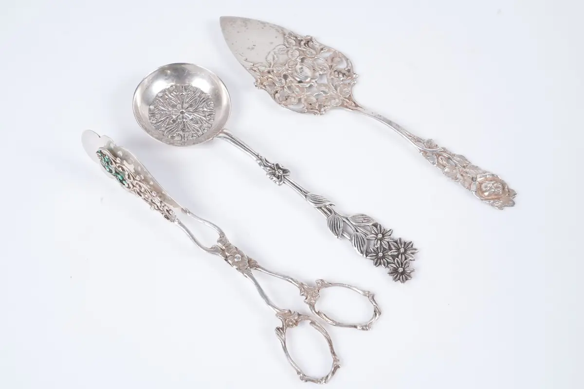 TÅNG, TESIL samt KAKSPADE, silver, ca 75,41 g
