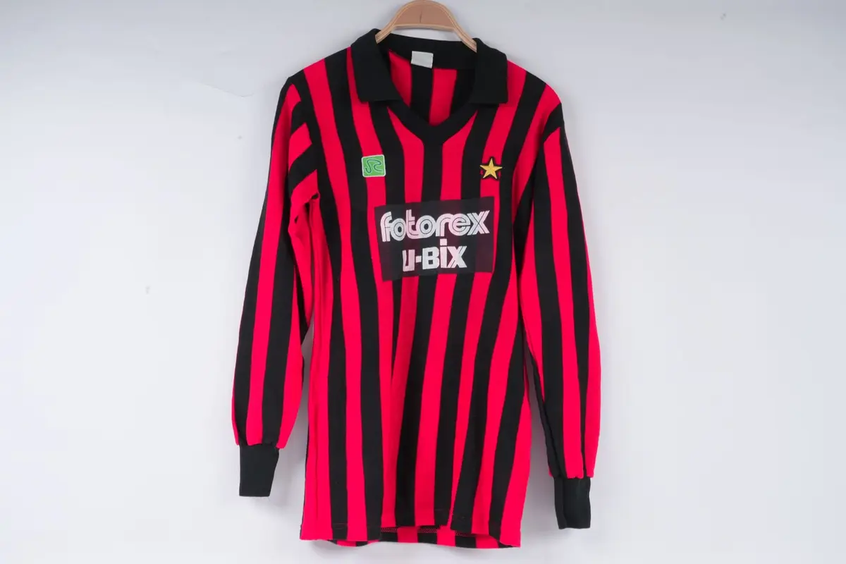 AC Milan hemmatröja, 1985-1986