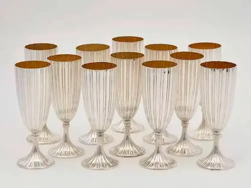 12 CHAMPAGNE GLASSES