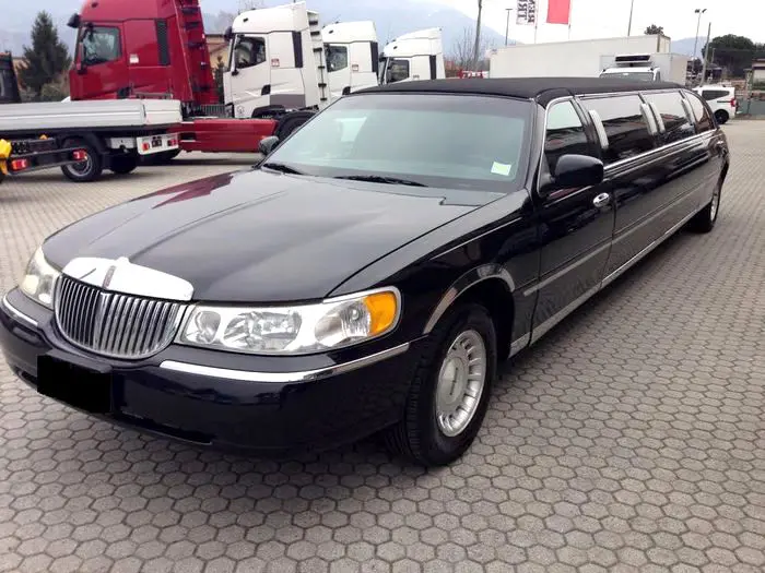 Lincoln Town Car Limousine - 1998