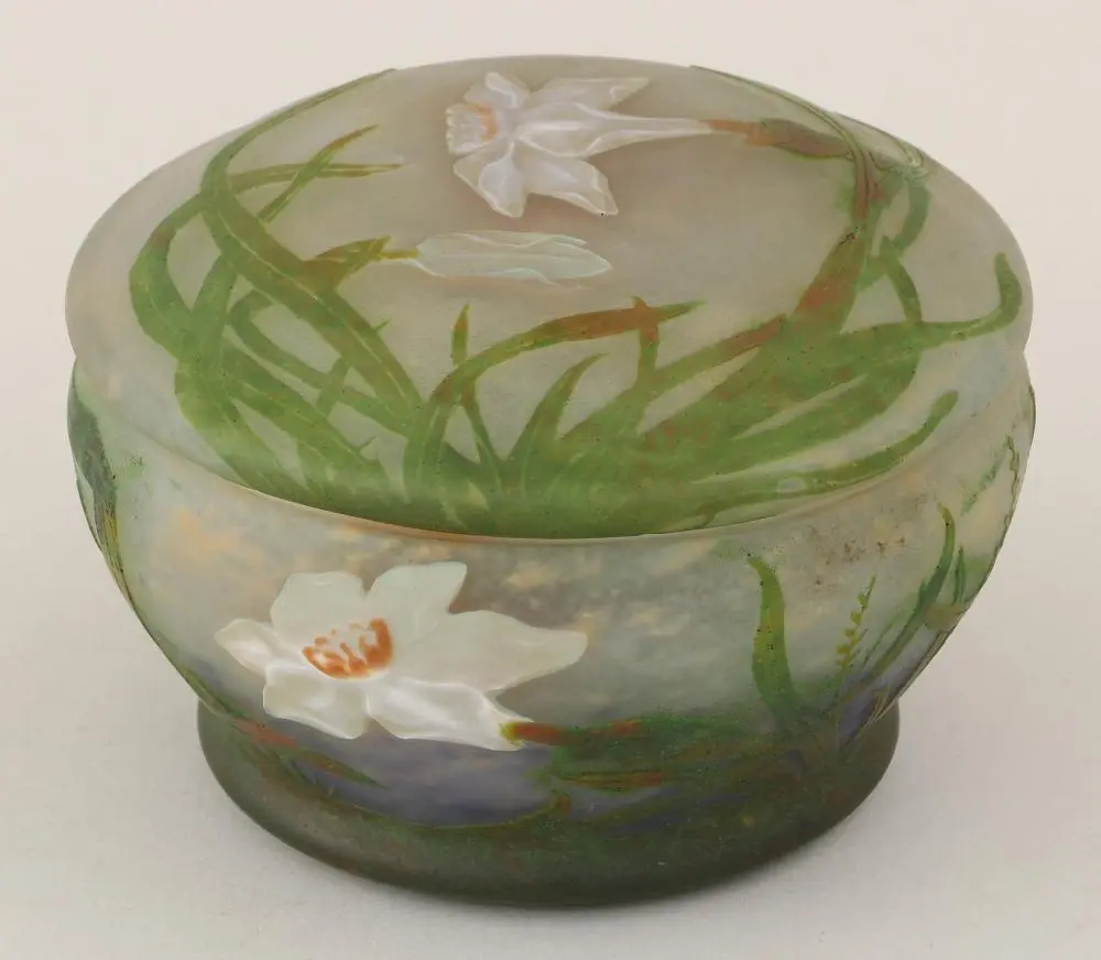Daum Nancy cameo glass covered box