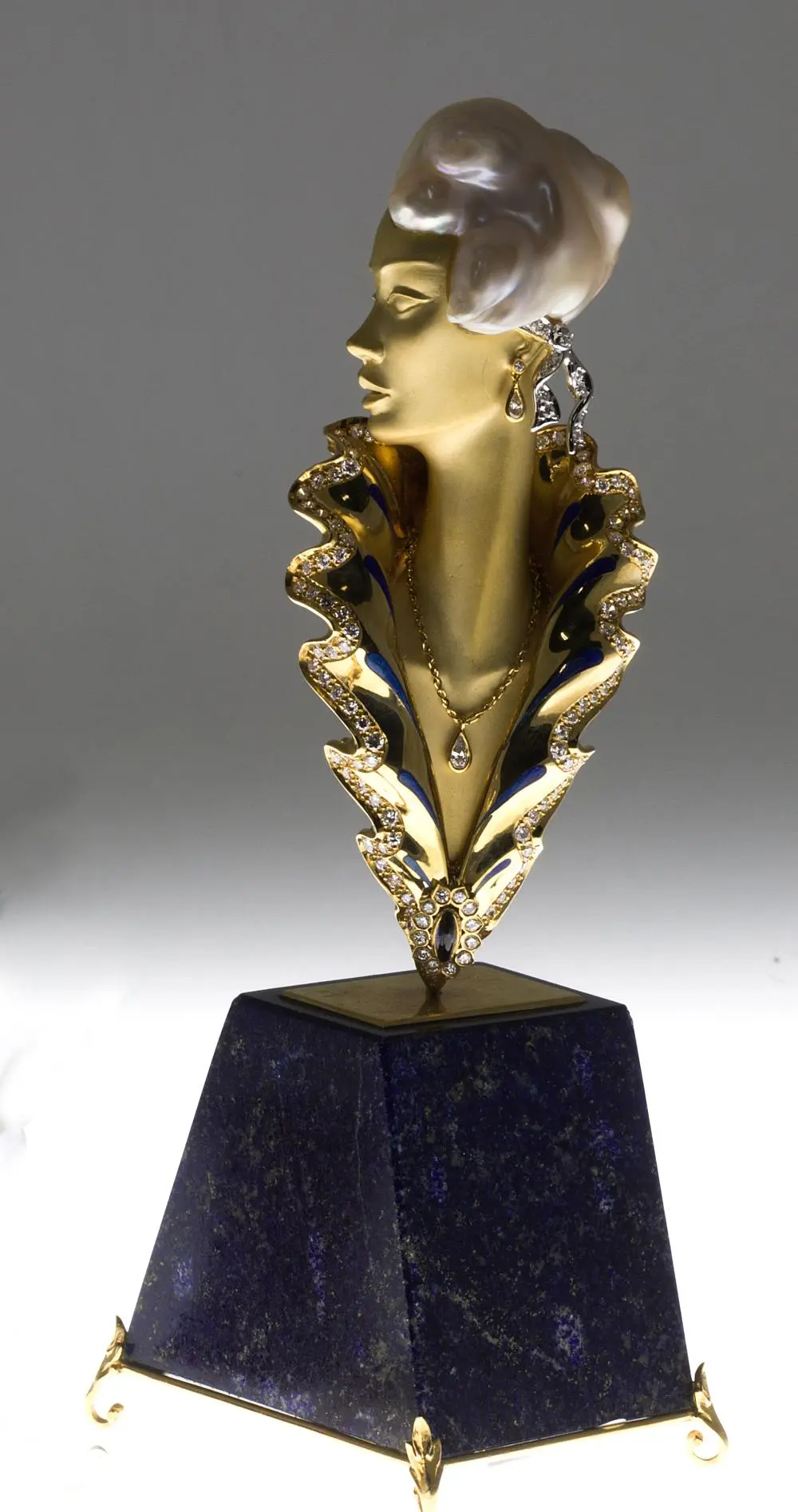 JEWELLERY SCULPTURE FEMININE ELEGANCE STAND