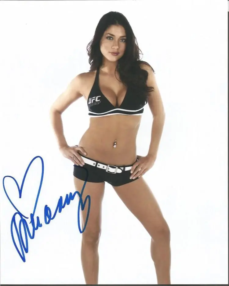 Arianny Celeste UFC hand signed 10 x 8 inch photo. This beautiful hand-signed photo depicts
