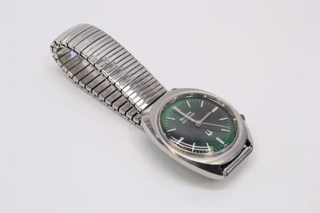 Vintage Men's Bulova Accutron Working Electric Green Face Watch
