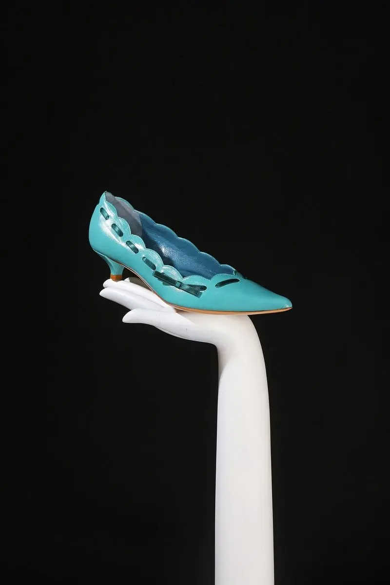 MARC JACOBS Paire d'escarpins en cuir turquoise... - Lot 282 - Rossini