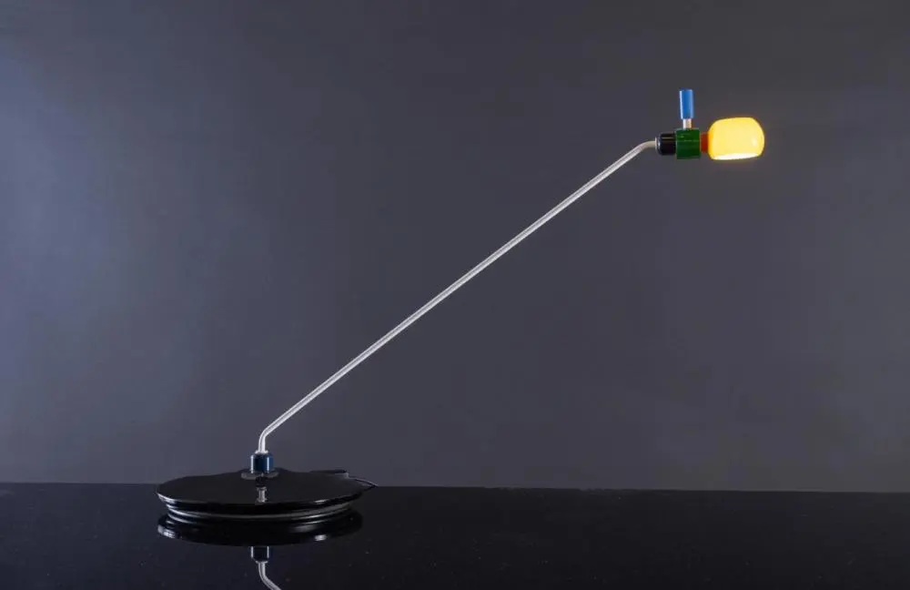 Michele De Lucchi per Vistosi, Lampada da tavolo ?Vega?, Anni ?80.