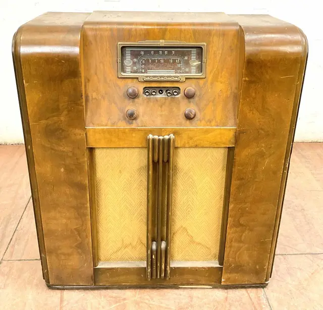 Antique Art Deco Stereo Console Floor Radio